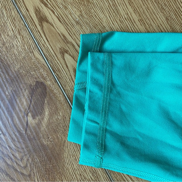 Lululemon Align High Rise Pant with Pockets 25” in Maldives Green - Picture 10 of 11